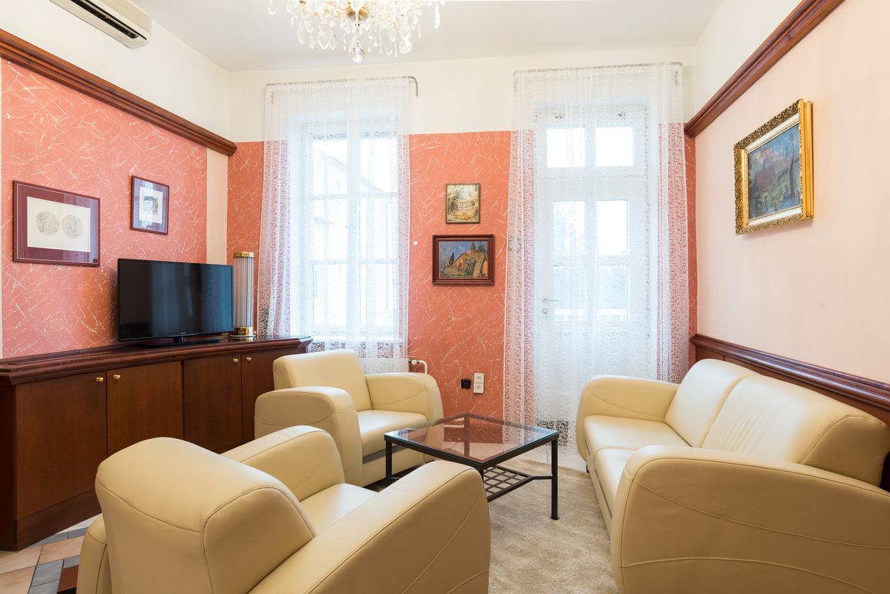 Pension Iberica Brno Ngoại thất bức ảnh